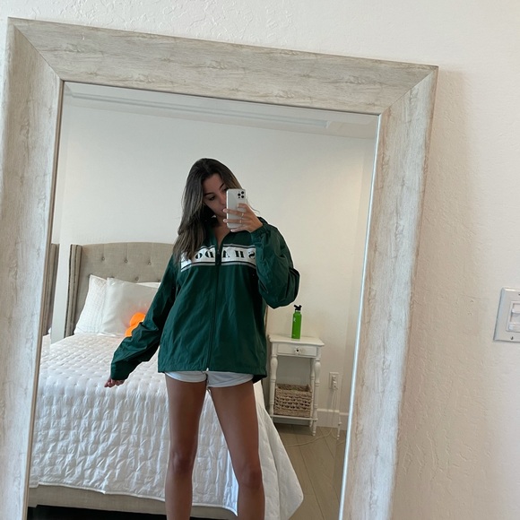 ShadowHill Windbreaker - Picture 2 of 3